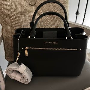 MICHAEL KORS Black Leather Satchel Purse model Hailee -NEW with Tags!